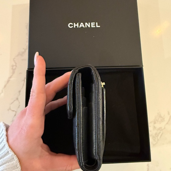 CHANEL Black Quilted Caviar CC Compact Wallet - Picture 3 of 6